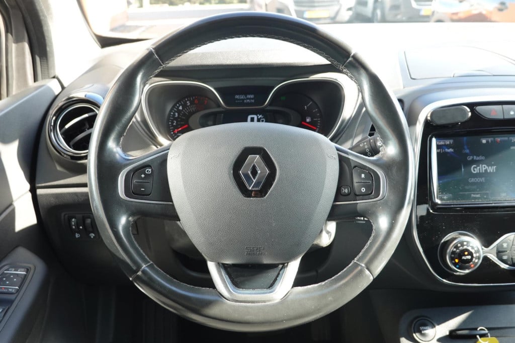 Renault Captur 1.3 tce intens 150 pk!