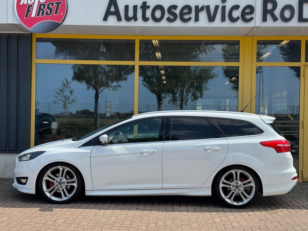 Ford Focus wagon 1.5 titanium edition