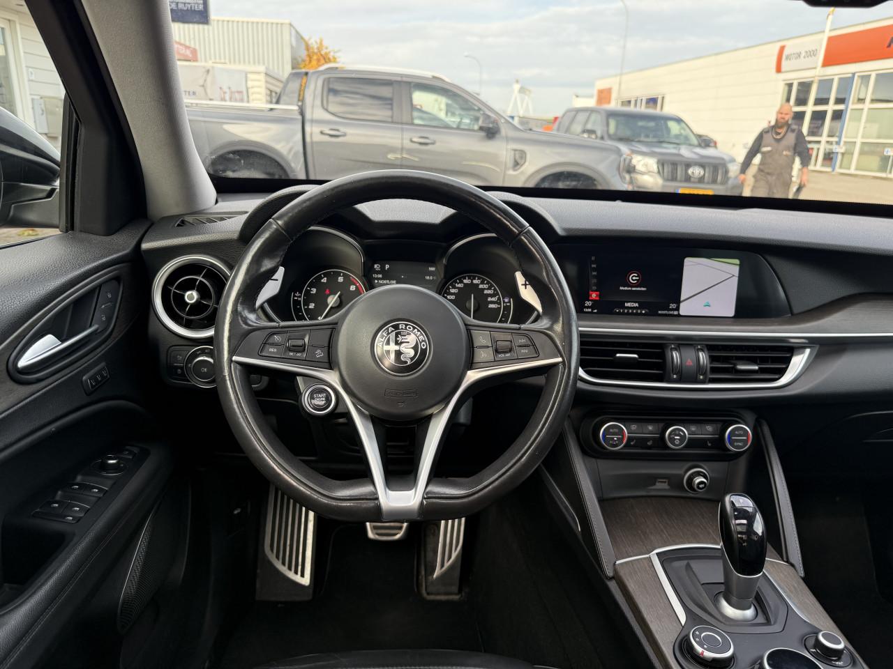 Alfa Romeo Stelvio - 2.0 T AWD Q4 280PK | Pano | Memory