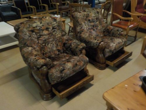 2 mooie kwaliteit kuip fauteuils met lade in zeer goede staat setprijs 95 e