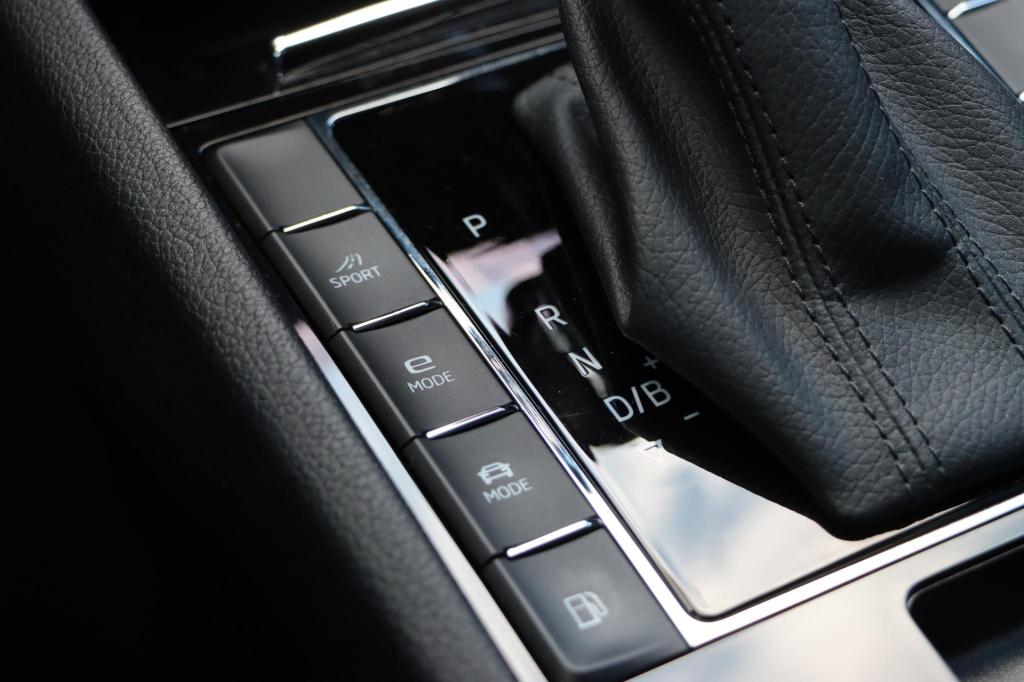 Skoda Superb combi 1.4 tsi iv laurin & klement 218pk dsg6 | soh 89,9% | tre