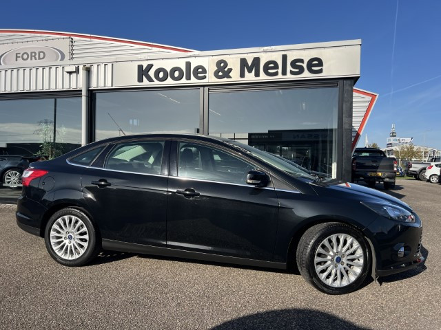 Ford Focus 1.0 ecoboost 125pk 4-deurs sedan titanium