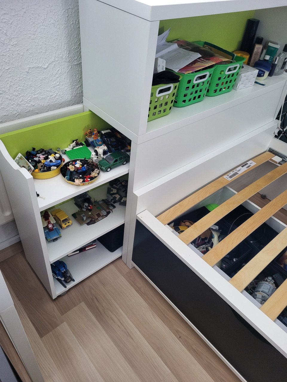Eenpersoonsbed met laden