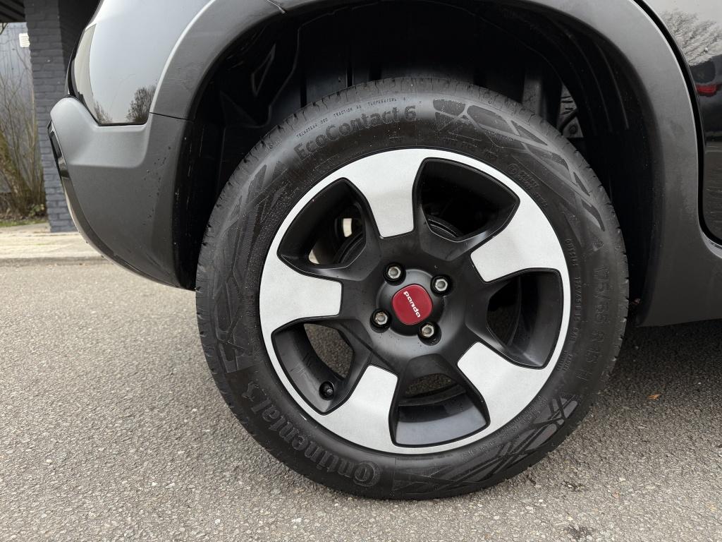 Fiat Panda 1.0 hybrid red cross // carplay , android auto //