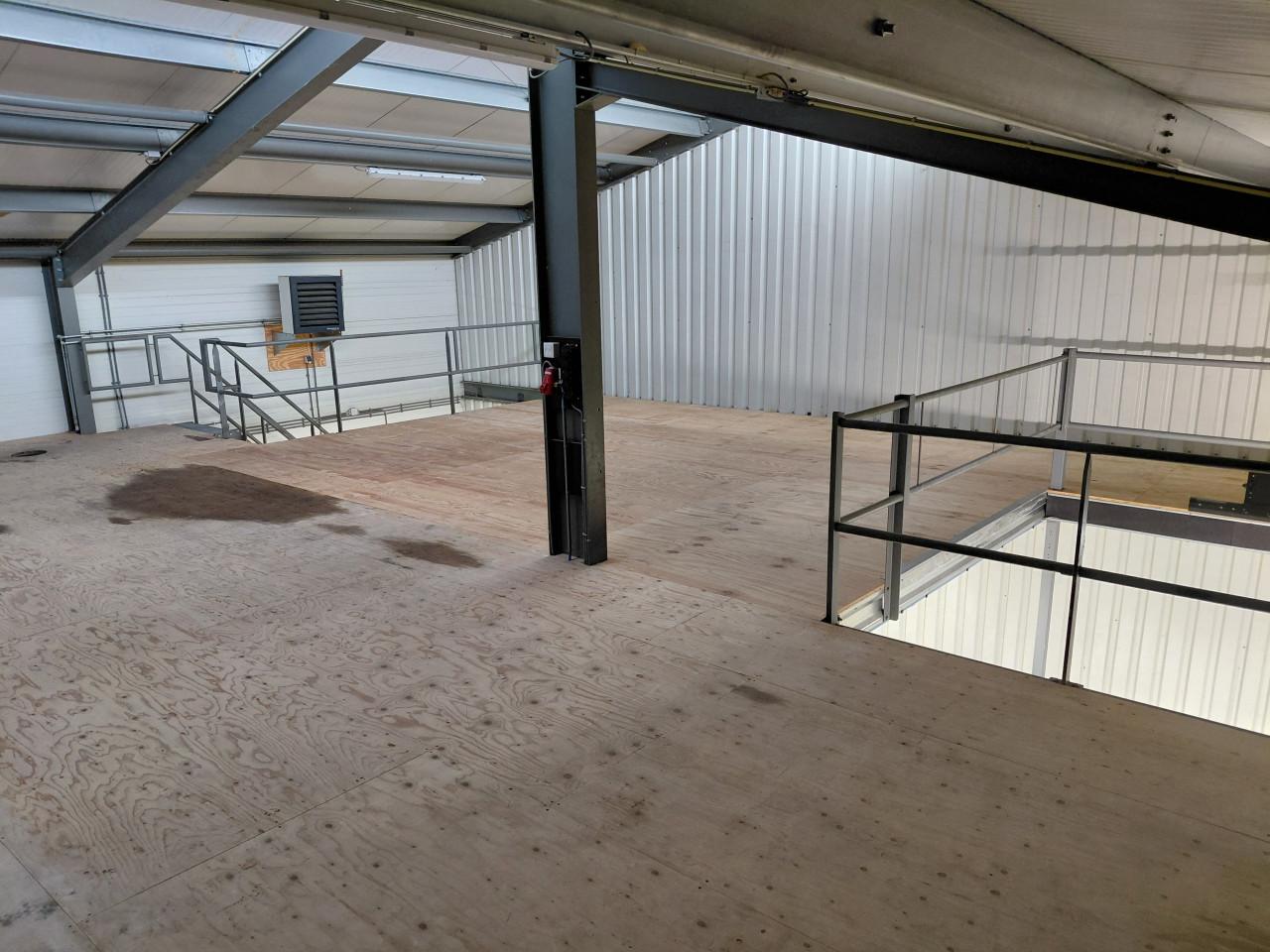 Te huur   Prachtige opslag ruimte 260m2 , de Zompe 55, Serooskerke