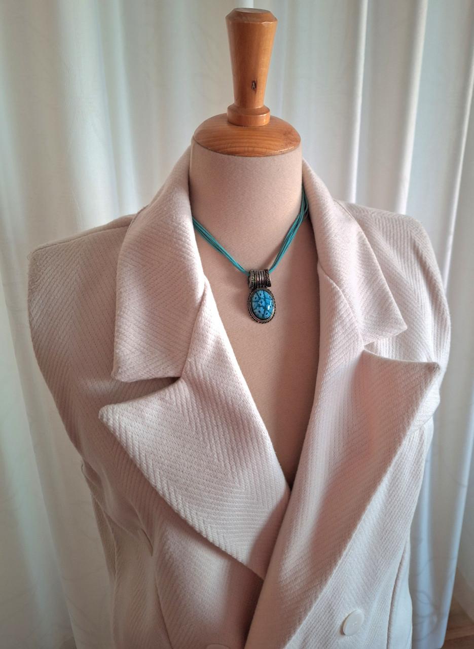 Prachtige lange crème bodywarmer Maat 42