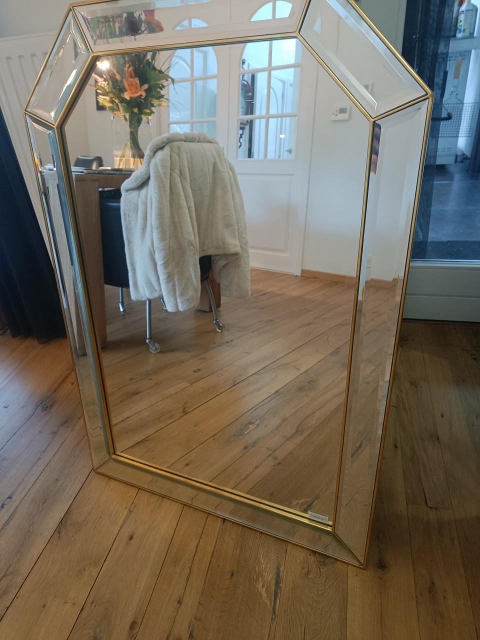 Vintage spiegel met facet geslepen rand