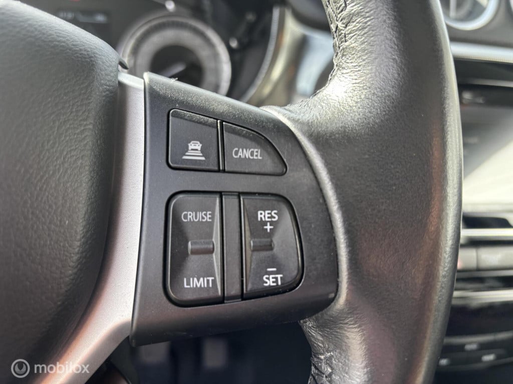 Suzuki Vitara 1.4 boosterjet style smart hybrid