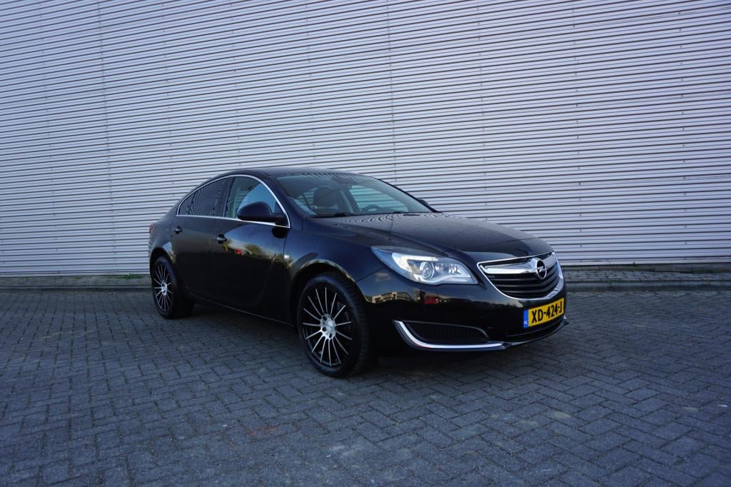 Opel Insignia 1.6 cdti innovation automaat - airco / navi / cruise / elektr