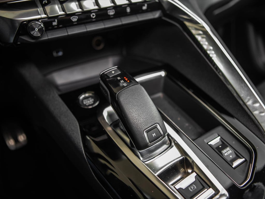 Peugeot 5008 1.2 puretech 130pk gt automaat | 7-zits | nappa leder | focal 