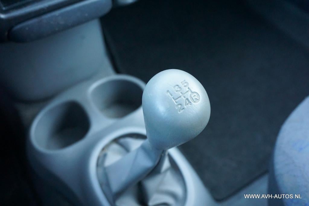 Toyota Yaris 1.0-16v vvt-i yorin