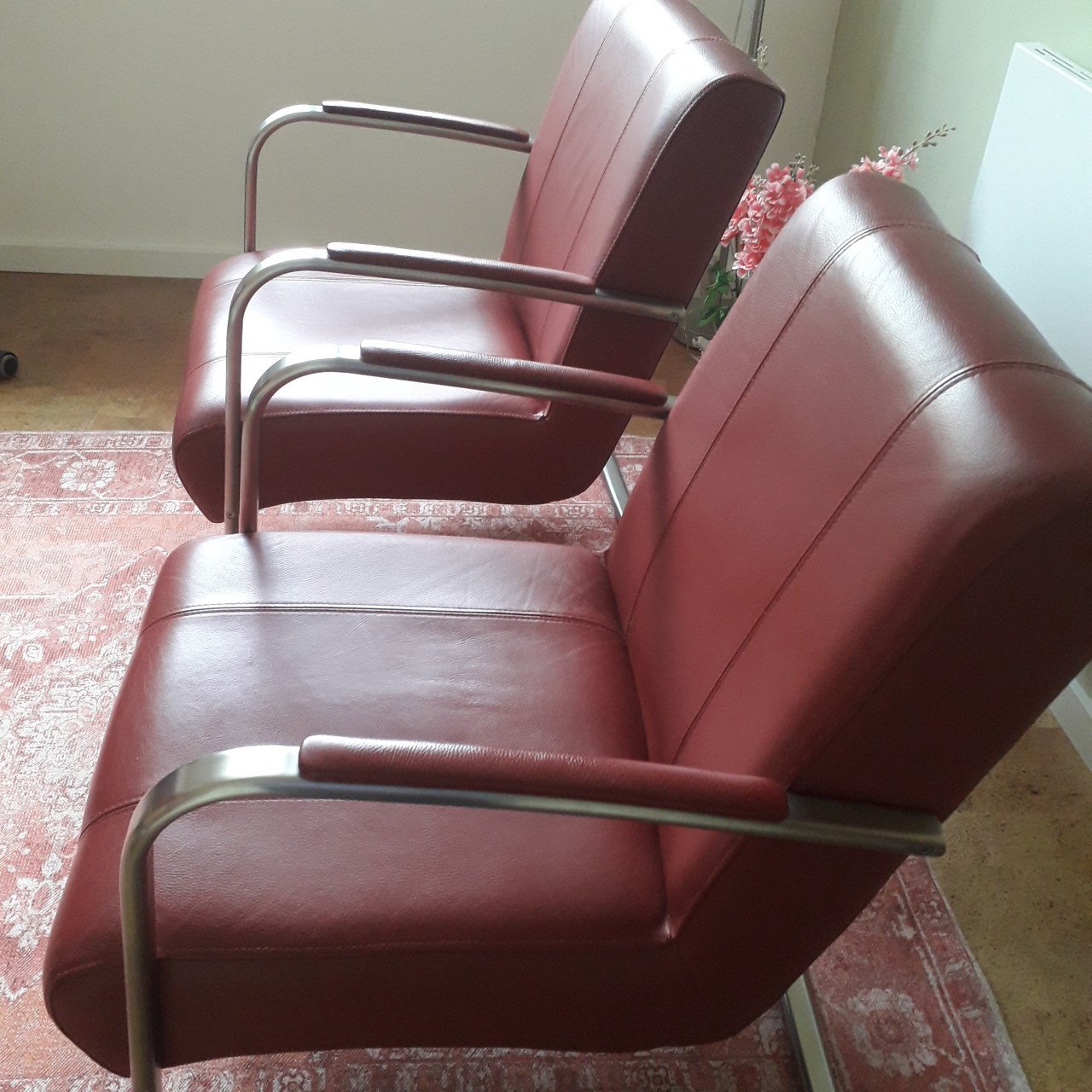 2 mooie Fauteuils rood van kleur