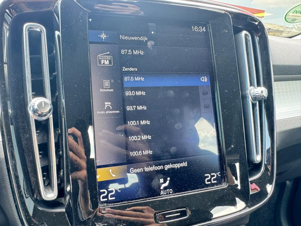 Volvo XC40 1.5 t5 twin engine momentum pro