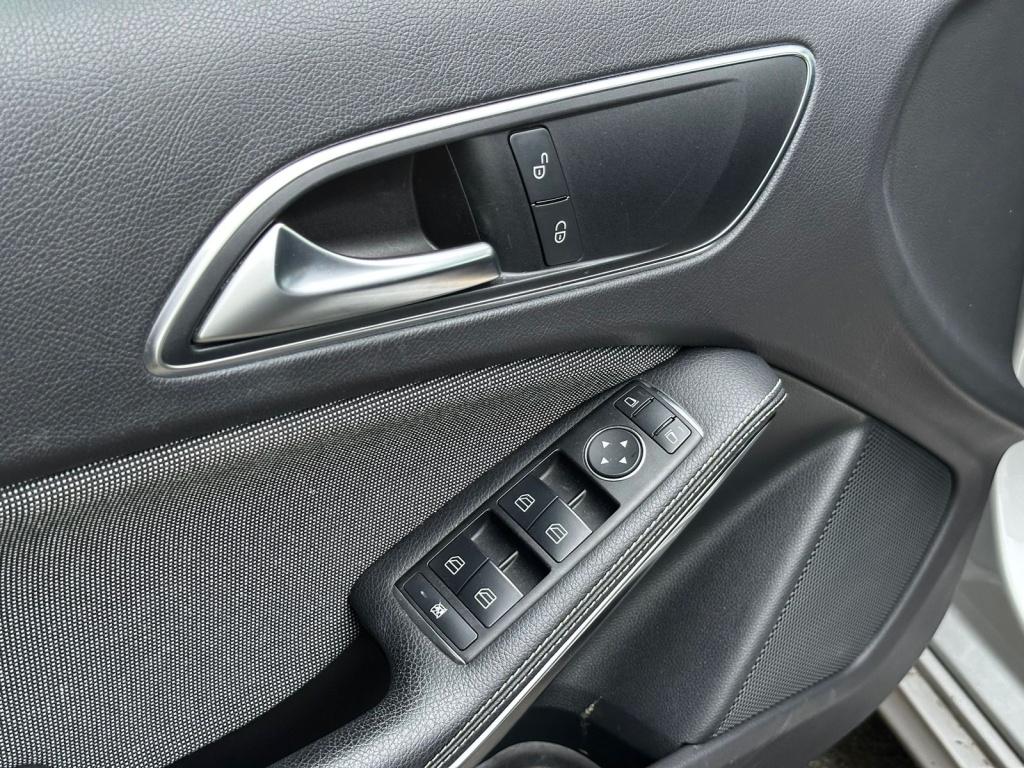 Mercedes-Benz A-Klasse 180 4u3