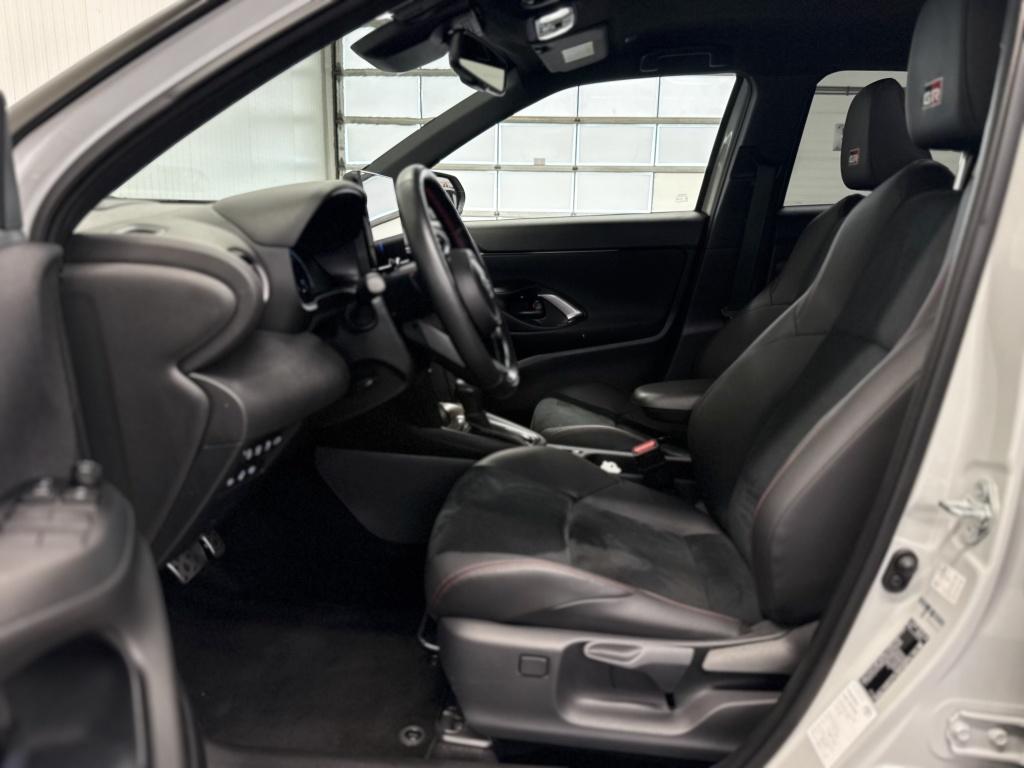 Toyota Yaris Cross 1.5 hyb 130 gr sport| hud| 360camera| adap.cruise| stoel