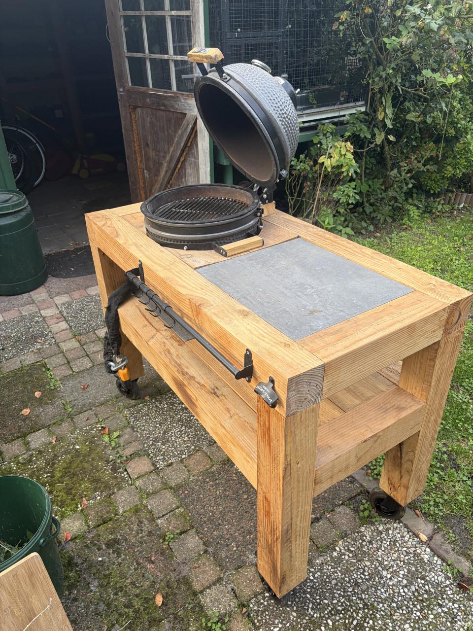 Grill guru compact met bbq tafel