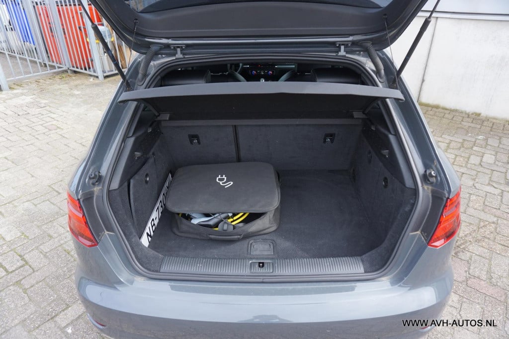 Audi A3 sportback 1.4 e-tron lease edition