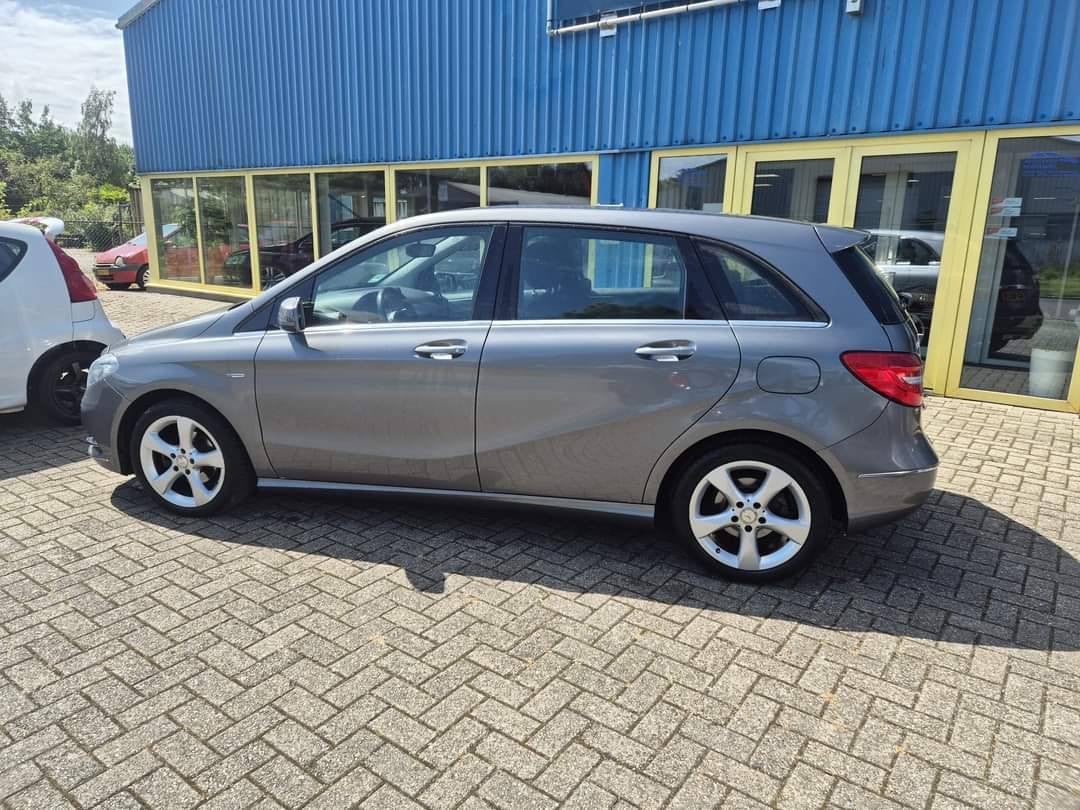 Mercedes B-KLASSE 180 cdi Ambition 5deurs bj:2012 leer-navigatie