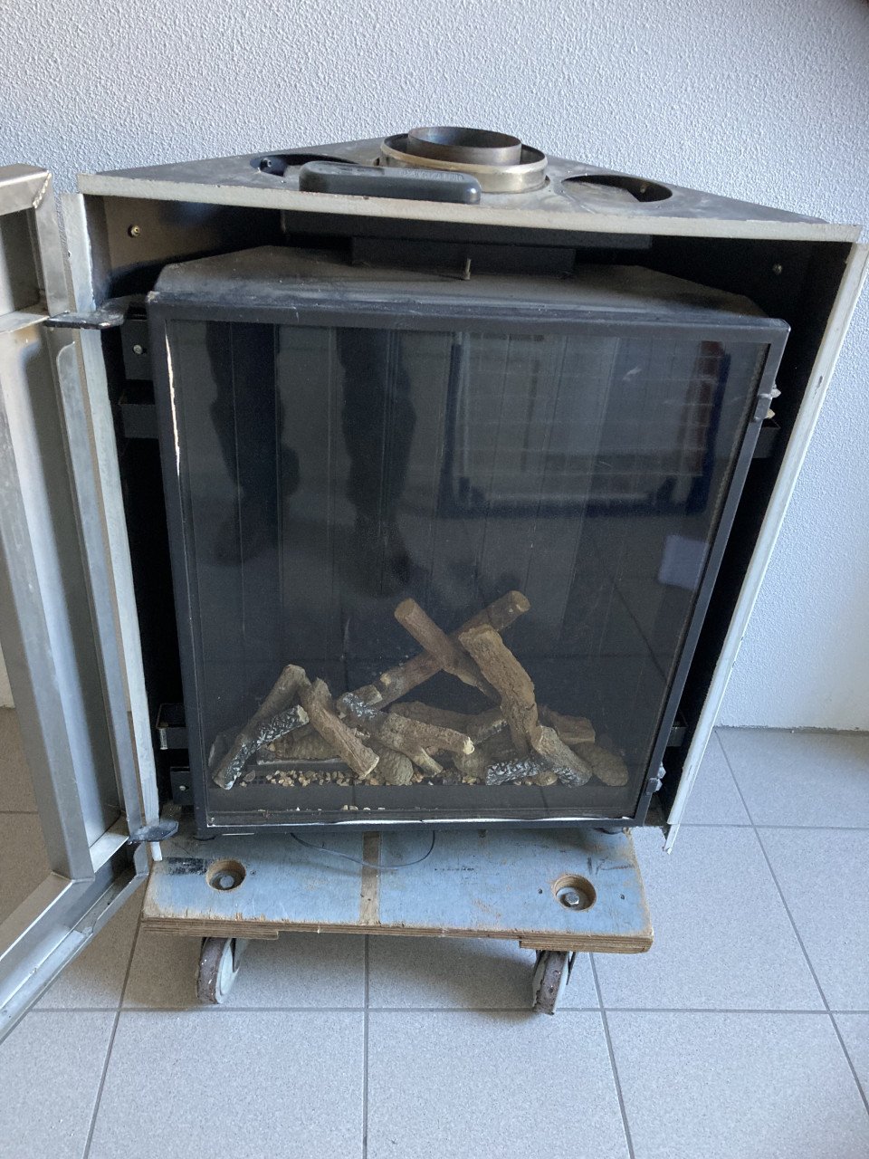 Inbouw gaskachel compleet met rookgas afvoerkanalen