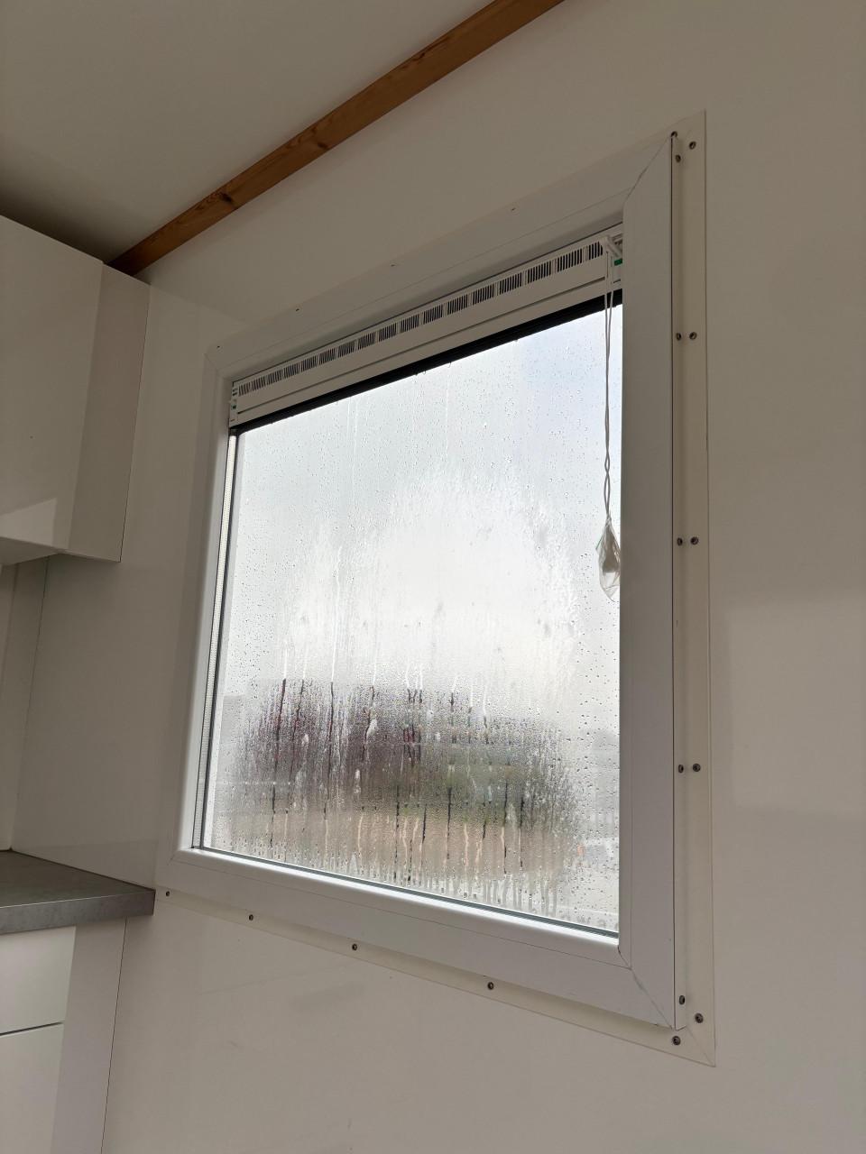 SBW schaftwagen compleet met keuken en toilet 402x202 z.g.a.n.