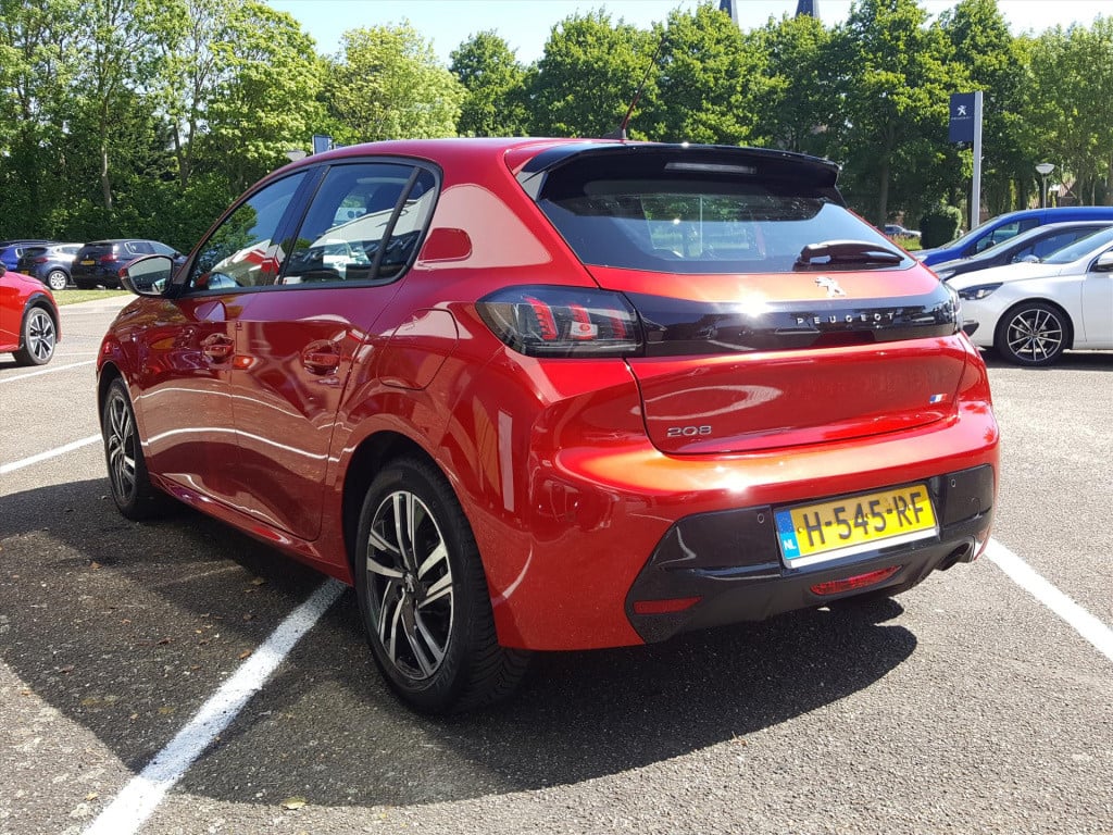 Peugeot 208 1.2 puretech 100pk allure navigatie | 3d-cockpit | afneembare t