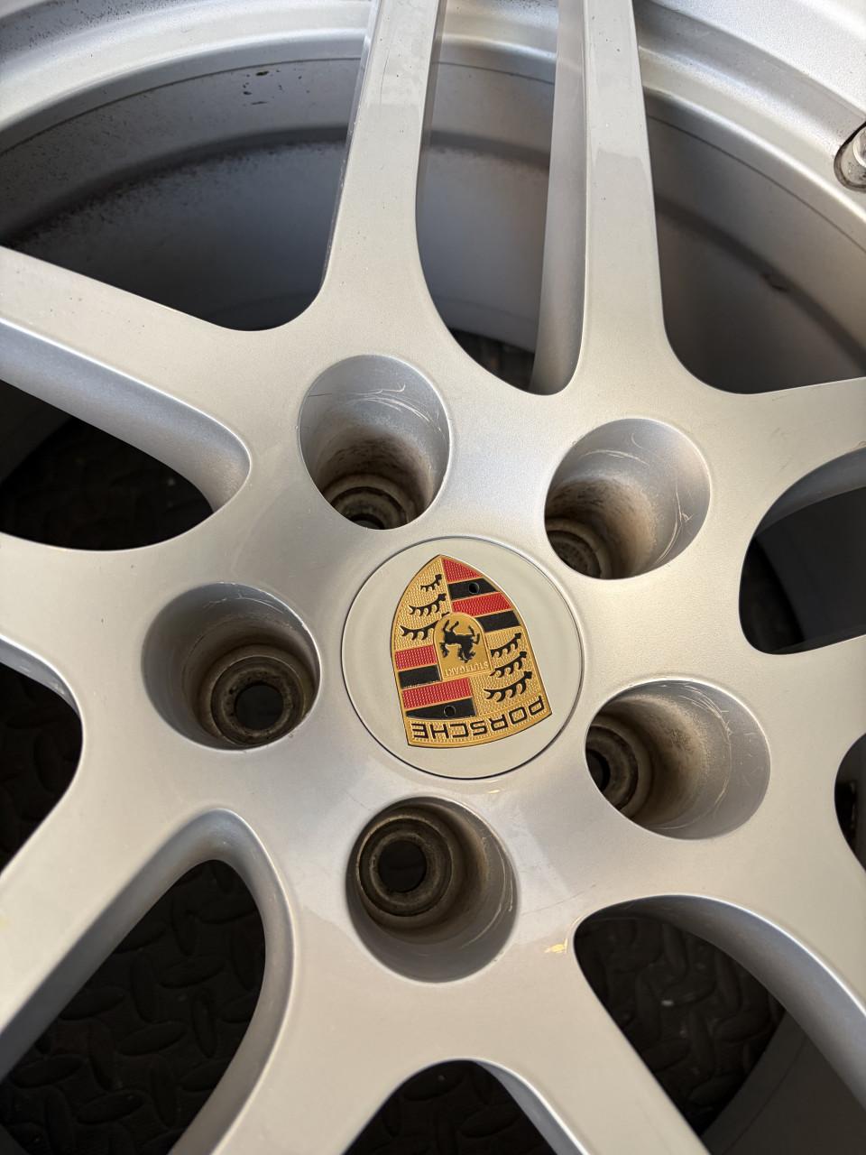 Porsche Macan Originele 18 inch velgen NIEUWSTAAT ALL SEASON