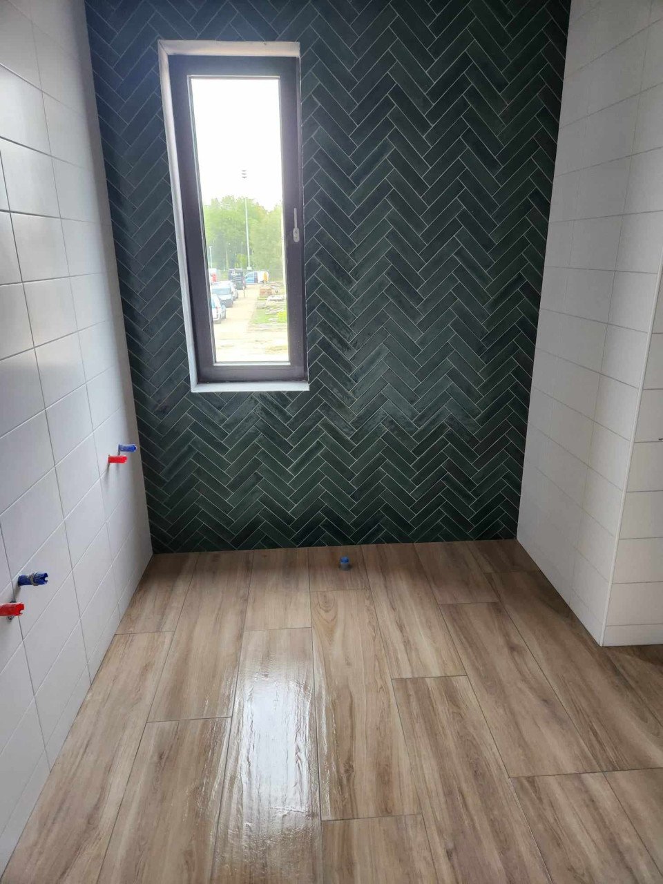 Tegelzetter nodig? Bel/app: 06 21937244 of Mail: jvbtegelzetter@gmail.com