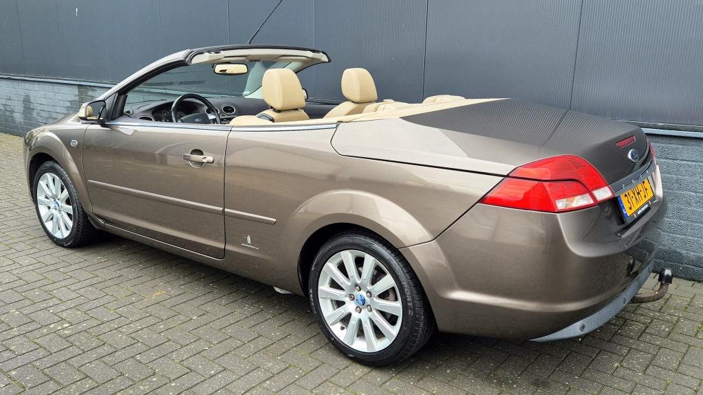 Ford Focus coupé-cabriolet | airco | sto 2.0-16v titanium
