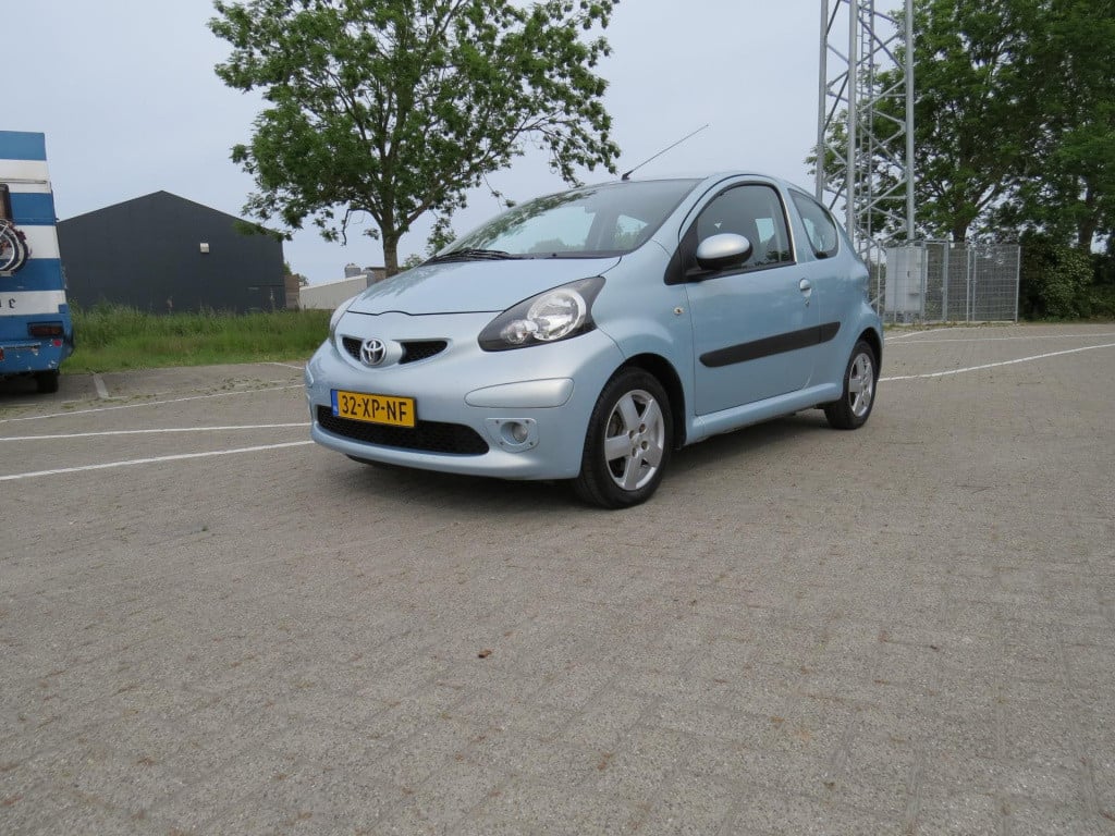 Toyota Aygo 1.0-12v sport