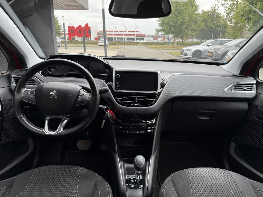 Peugeot 208 1.2 turbo // allure // carlay // android auto // automaat //