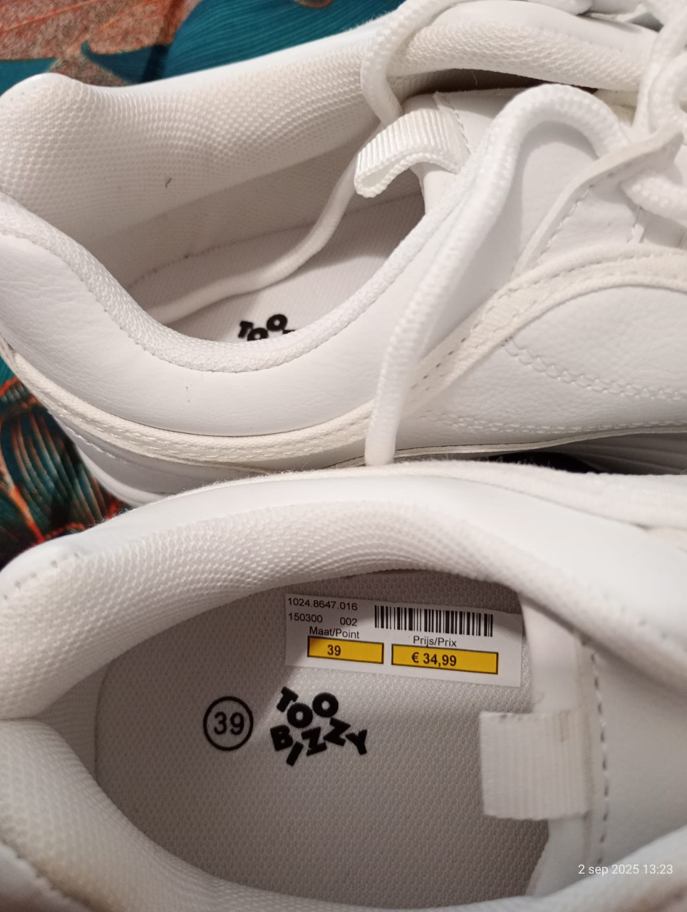 Sneakers