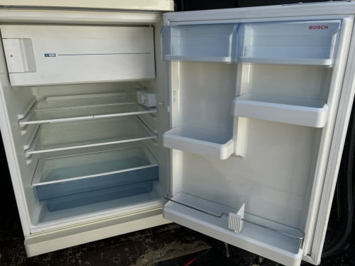 Bosch tafelmodel koelkast met vriesvak 85x55 cm.