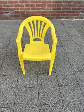 Gele tuinstoel kinderen