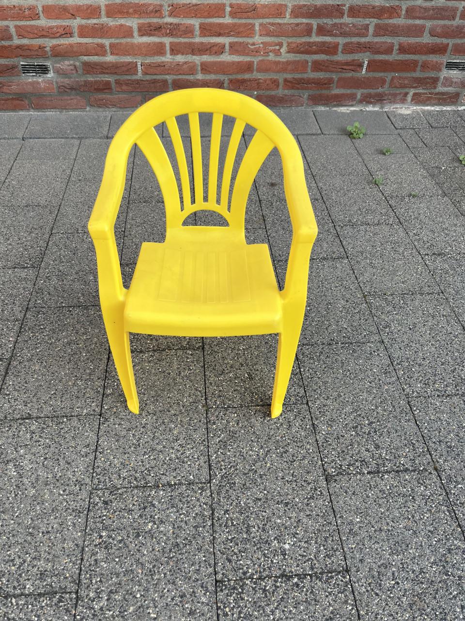 Gele tuinstoel kinderen