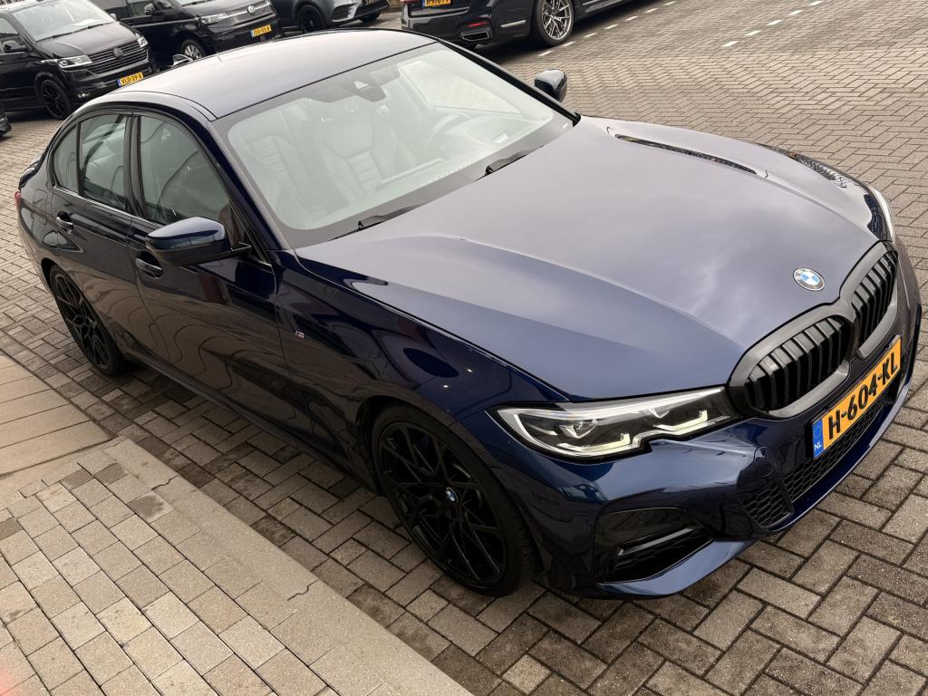 BMW 3-serie 320i high executive edition | head-up | led | leder | hifi | ac