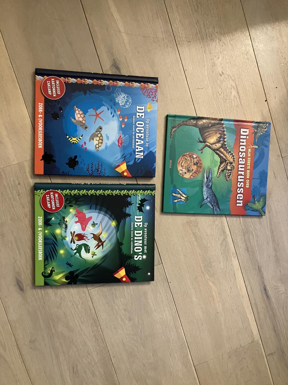 Mooie kinder ontdek boeken (dinosaurussen en oceanen)