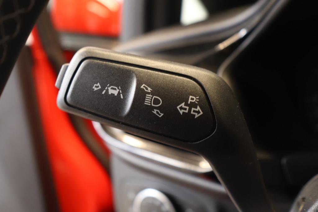 Ford Fiesta 1.0 ecoboost titanium nl auto, trekhaak, appconnect, cruise,