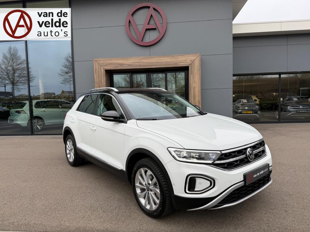Volkswagen T-roc 1.5 tsi 150pk dsg style | trekhaak | navi | iq light | ada