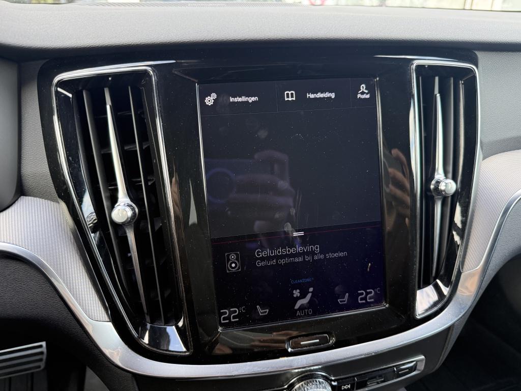 Volvo V60 t6 398pk recharge long ultra dark| pano| 360camera| head-up| awd