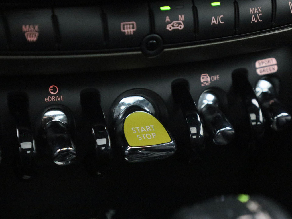 Mini Countryman 2.0 cooper s e all4 | navigatie | verwarmde stoelen | elekt