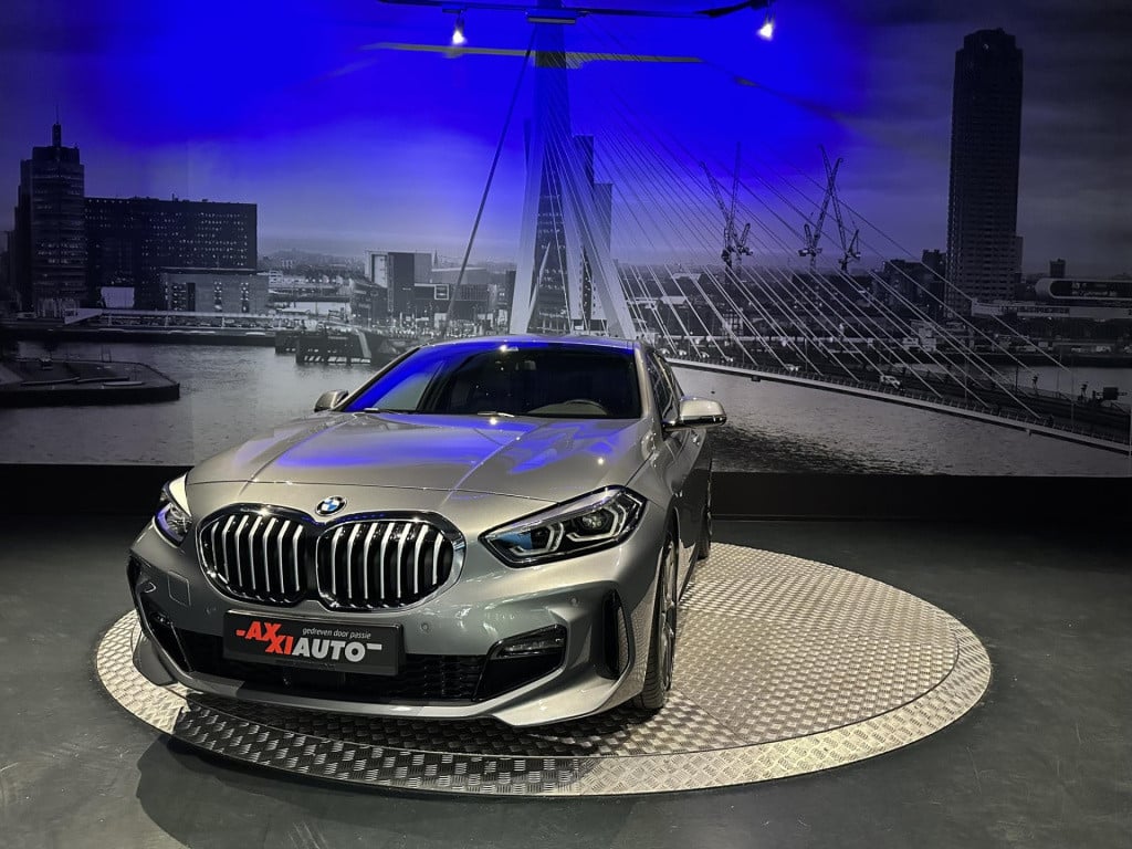 BMW 1 Serie 118i m-sport *carplay*camera*