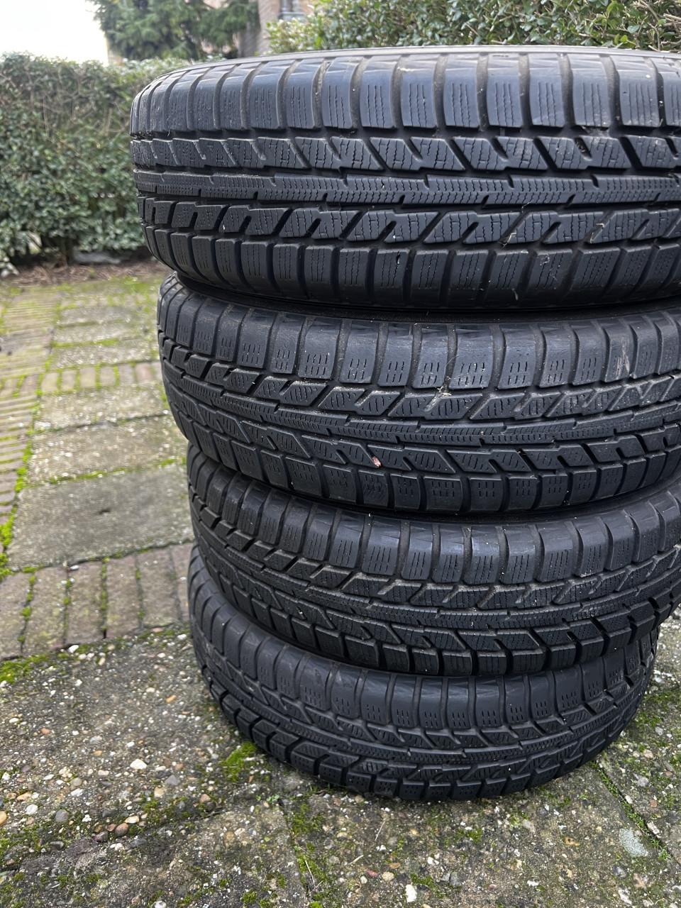 Velgen met winterbanden