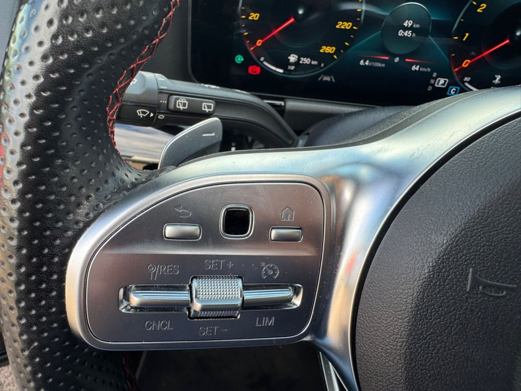 Mercedes-Benz Gla-klasse 180 business solution amg