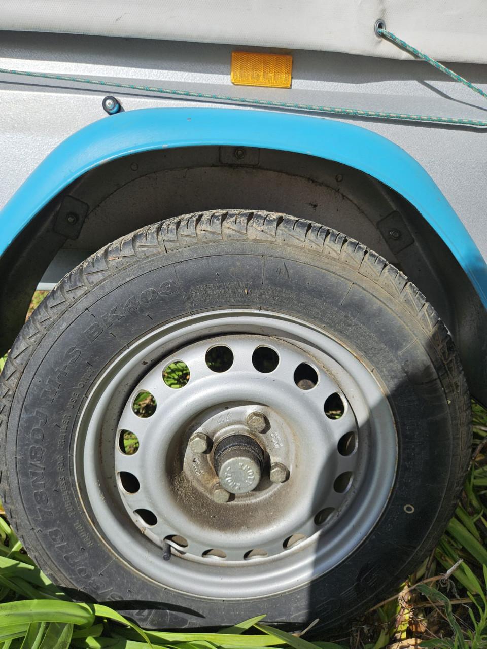 Aanhangwagen (Stema) met huif