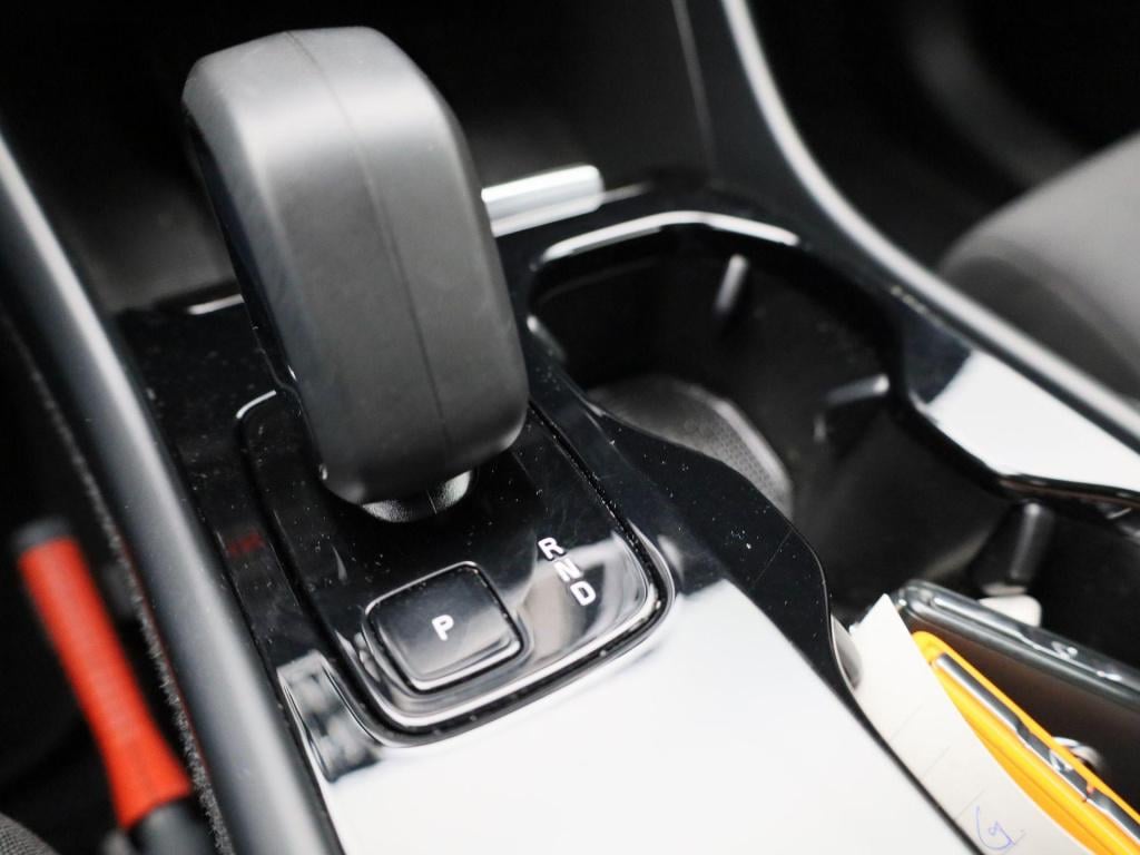 Volvo XC40 single motor extened range core 82 kwh | automaat | apple carpla