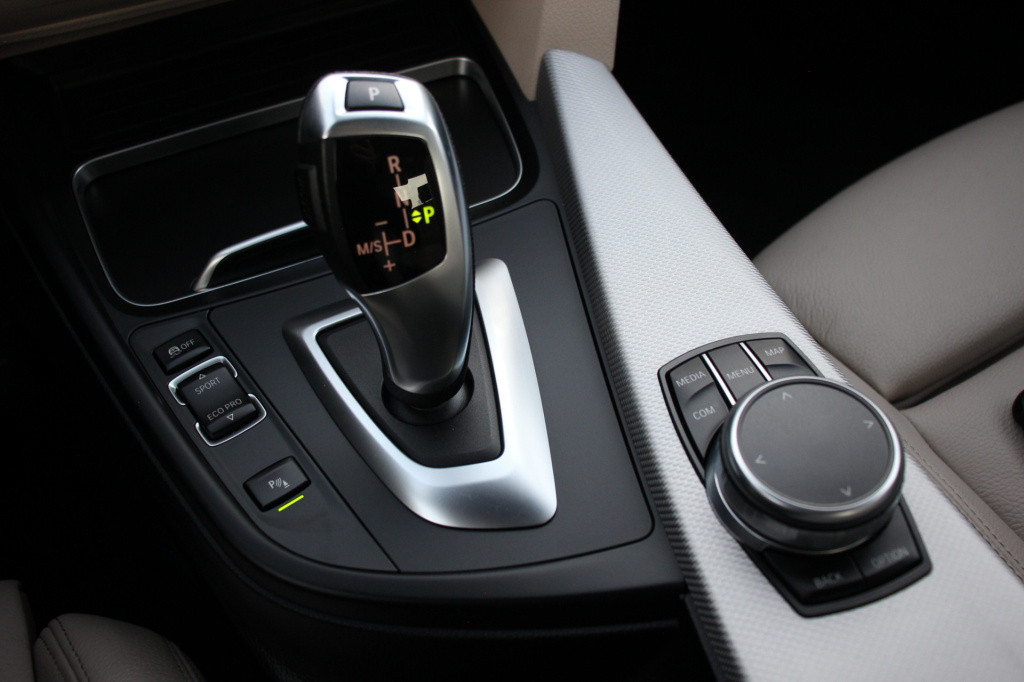 BMW 3-serie 320i xdrive m sport edition | dealer onderhouden