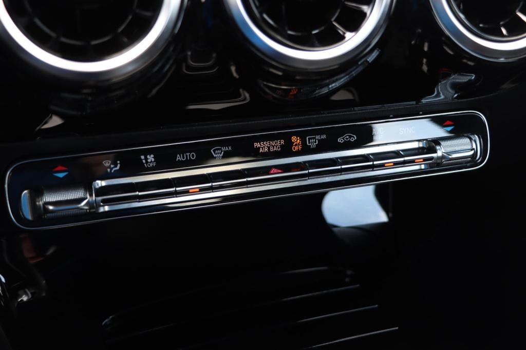 Mercedes-Benz A-Klasse 180 business solution amg 136pk automaat