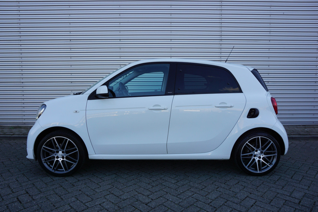 Smart Forfour 1.0 t brabus automaat panoramadak / navi / cruise / camera / 