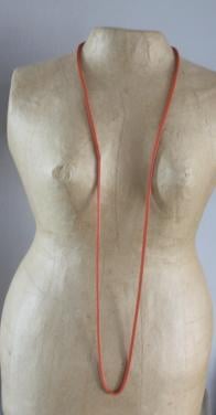 Metalen ketting oranje