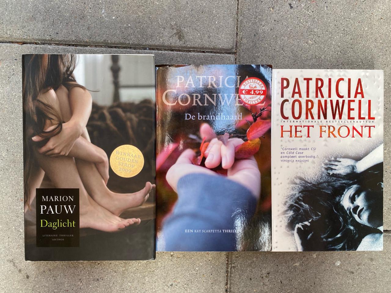 2 boeken van Patricia Cornwell en 1 boek van Marion Pauw
